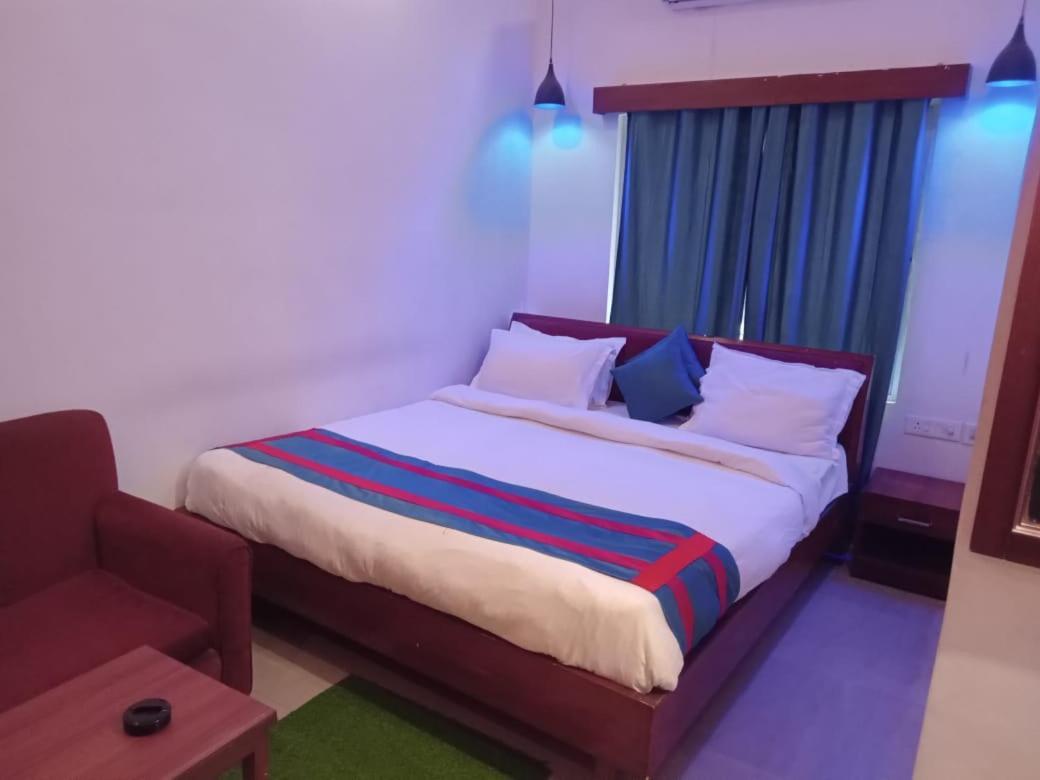 Aristro Club Hotel Calcutta Eksteriør billede