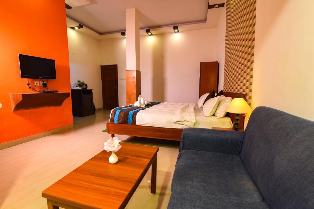 Aristro Club Hotel Calcutta Eksteriør billede